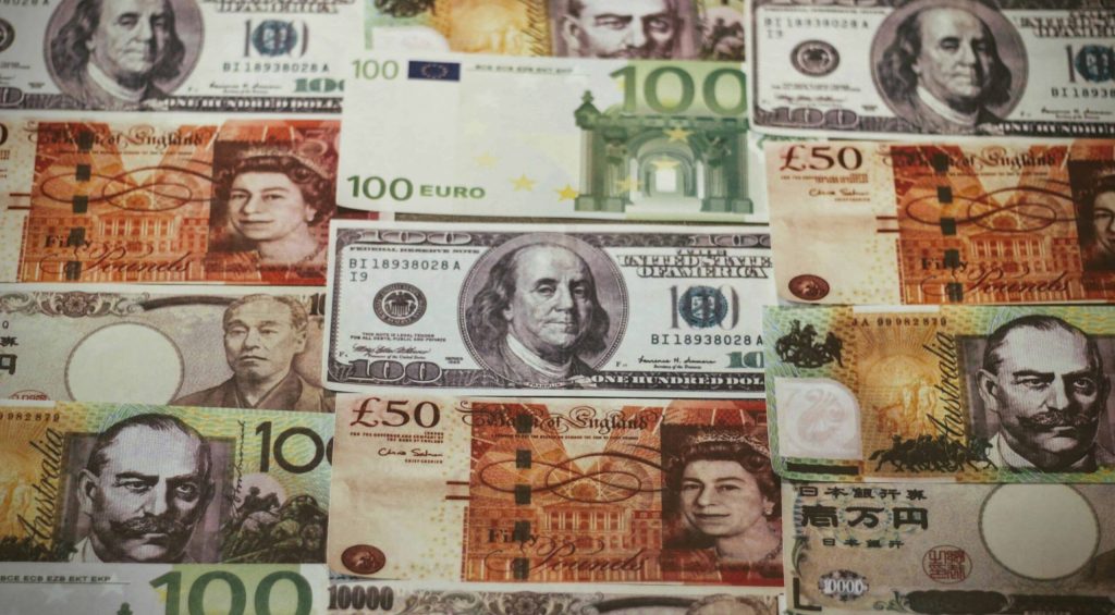 joshua-hoehne-DD9b6yugFxc-unsplash (1)