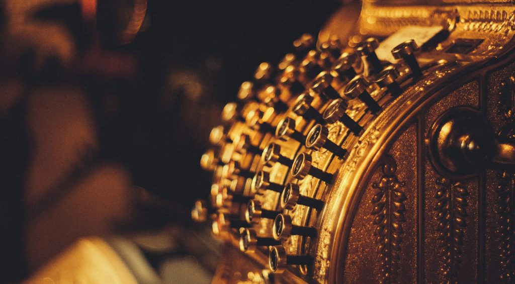 ramiro-mendes-sMCBEI5zkqc-unsplash-1-1-scaled