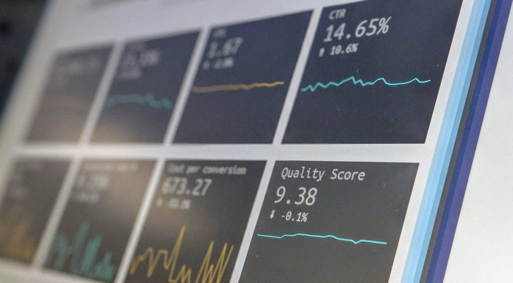 stephen-dawson-qwtCeJ5cLYs-unsplash-1